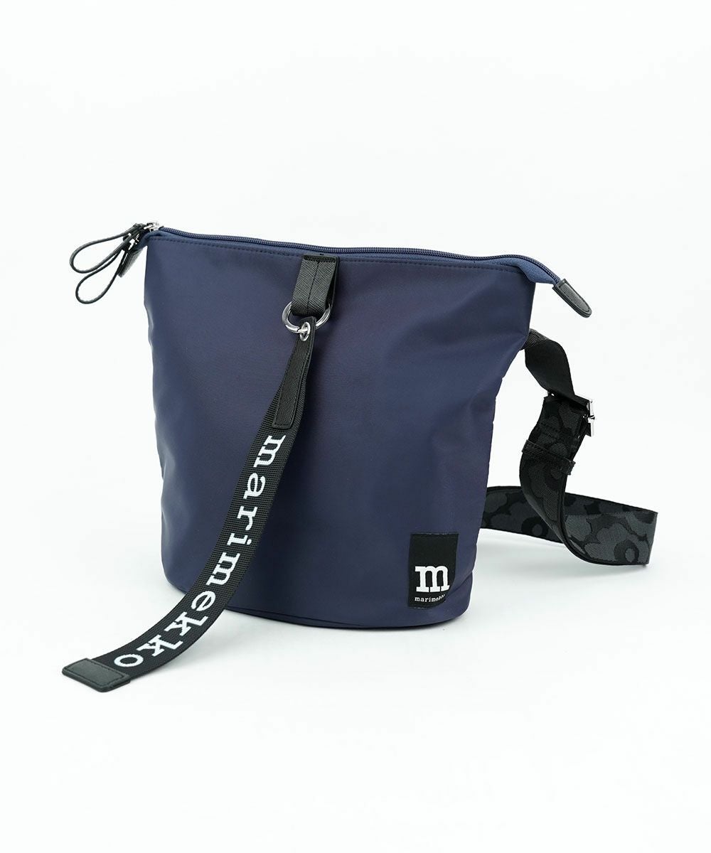 marimekko JE CARRY ALL SOLID ネイビー marimekko(マリメッコ)CARRY ALL SOLID ショルダーバッグ | BLEU COMME