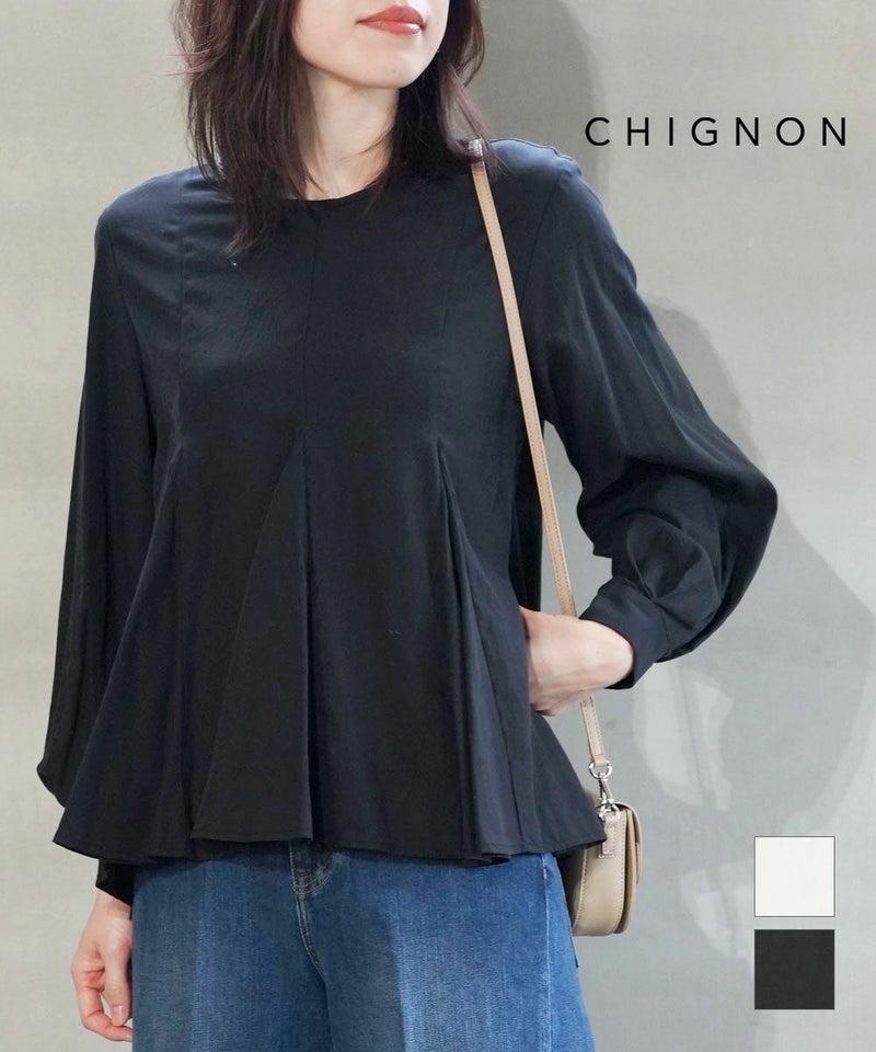 CHIGNON(シニヨン) トライアングルフレアブラウス オフホワイト(OWHT)