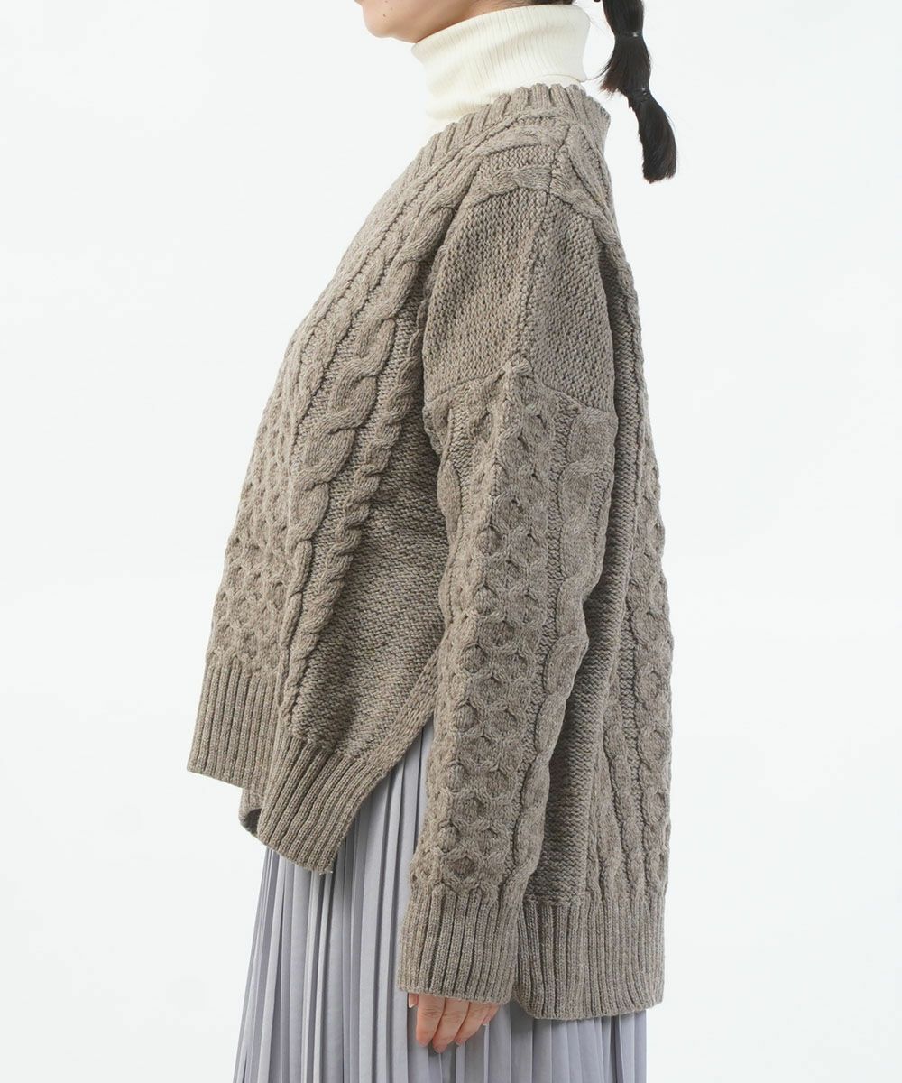 Oldderby Knitwear(オールドダービーニットウェア)Vネックケーブル