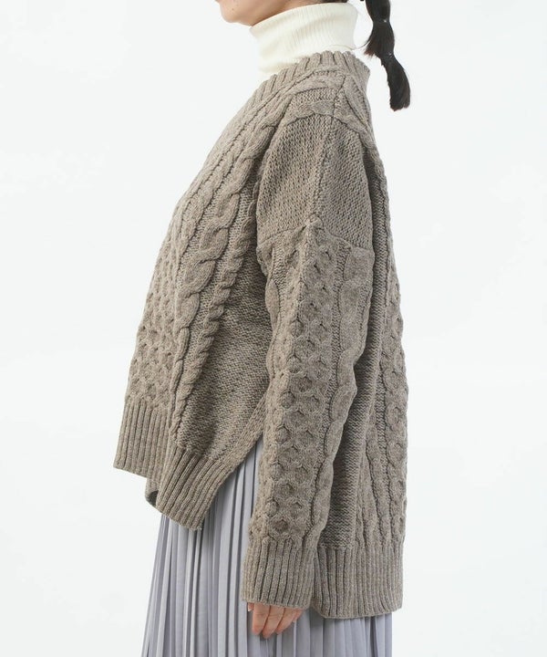 Oldderby Knitwear(オールドダービーニットウェア)Vネックケーブル 