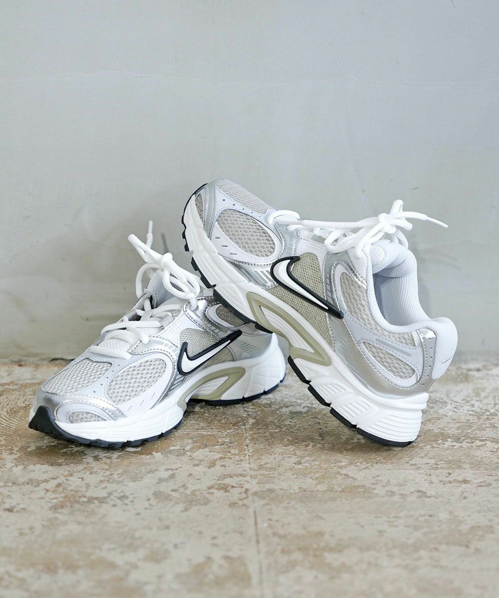 NIKE(ナイキ)ウィメンズ V5 ランナー | BLEU COMME BLEU(ブルーコムブルー)