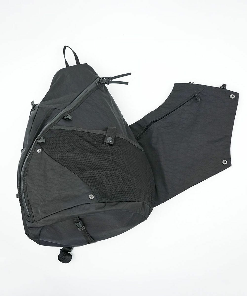 F/CE.(エフシーイー)TEXTURED TWILL 3 POINTS SLINGER BAG | BLEU