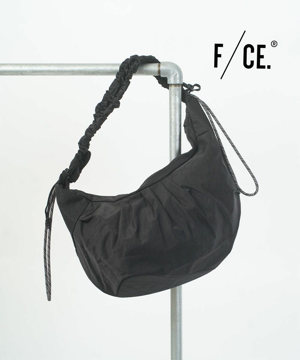 F/CE.(エフシーイー)TEXTURED TWILL BODY BAG | BLEU COMME BLEU