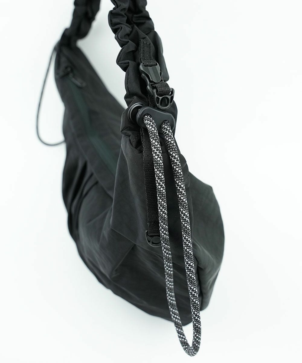 F/CE.(エフシーイー)TEXTURED TWILL BODY BAG | BLEU COMME BLEU