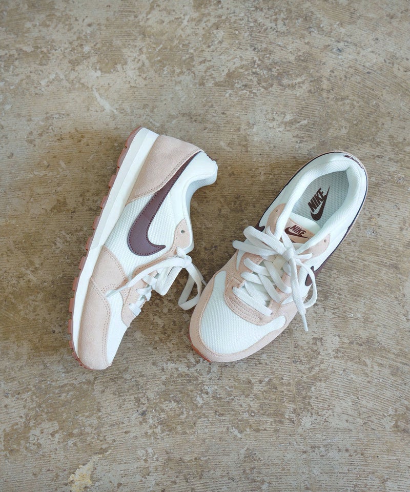 NIKE(ナイキ) ウィメンズ MD ランナー2 セイル/ライトチョコレート(112)