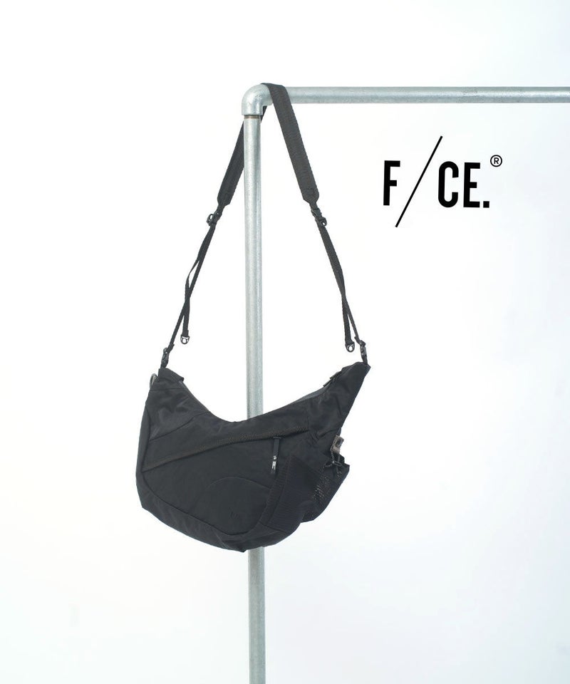F/CE.(エフシーイー) TEXTURED TWILL HORN MINI SHOULDER BAG ブラック(BLK)